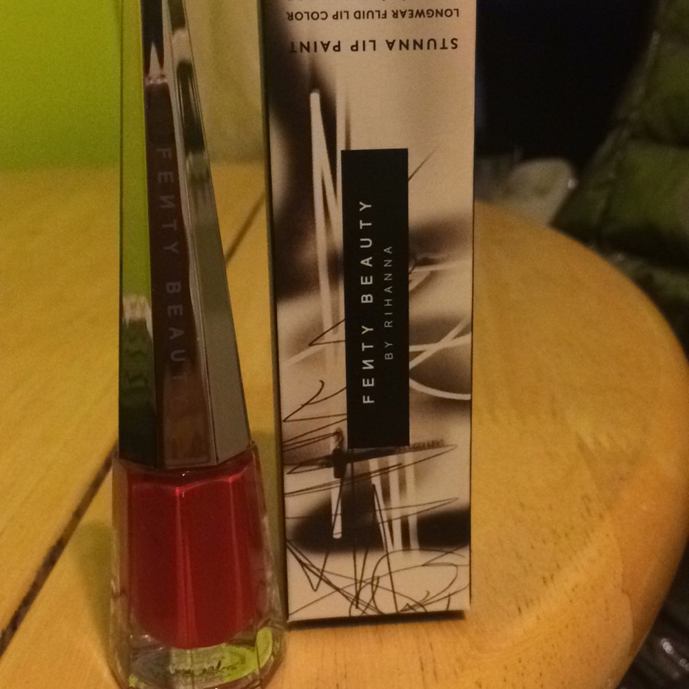 Stunna Lip Paint Fenty Beauty by Rihanna